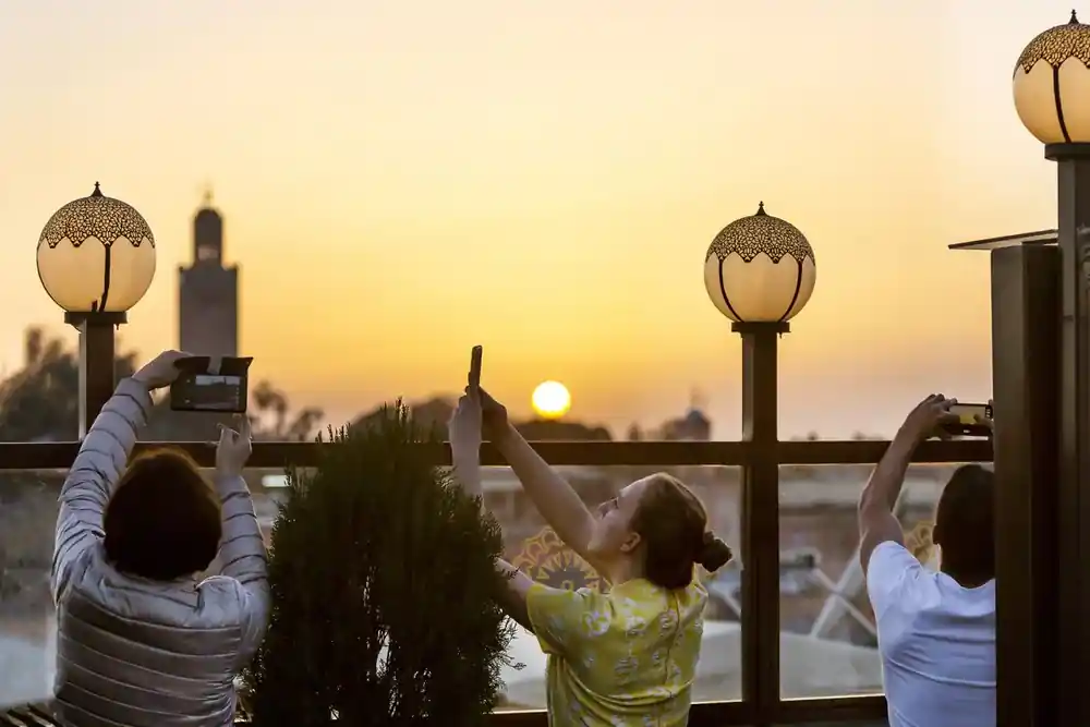 Rooftop en Marrakech: a qué hora llegar para ver el atardecer
