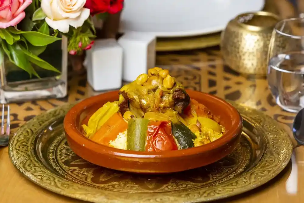 Tajine marroquí: cómo elegir entre pollo, cordero y verduras