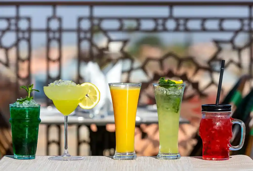 Fresh drinks and alcohol-free cocktails